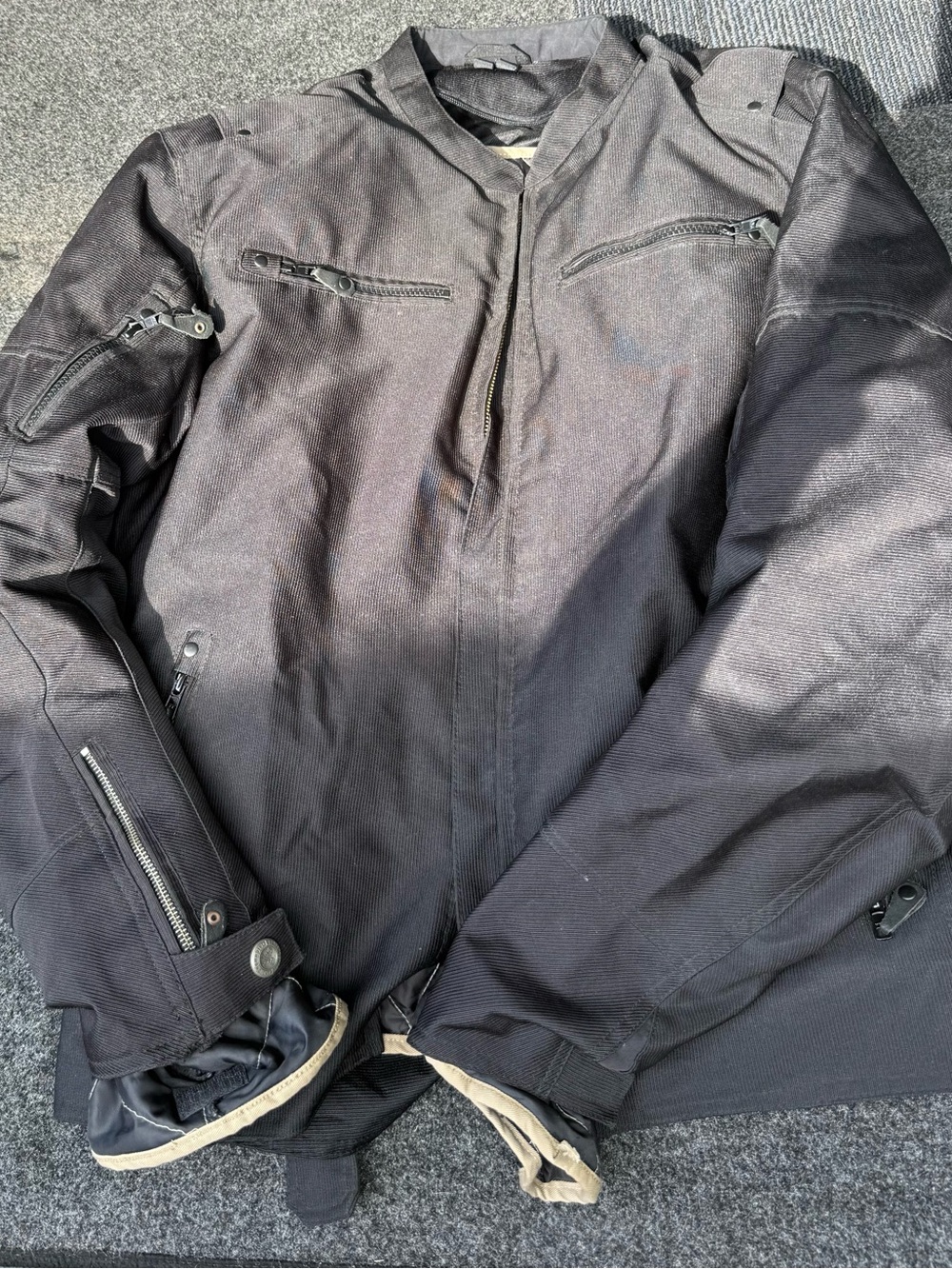 Men's Black Zip-Front Jacket - Lightweight Riding Style